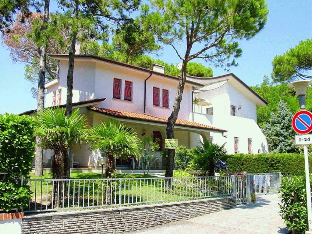 Lignano Riviera With Fireplace & Air Conditioning Lignano Sabbiadoro Kültér fotó